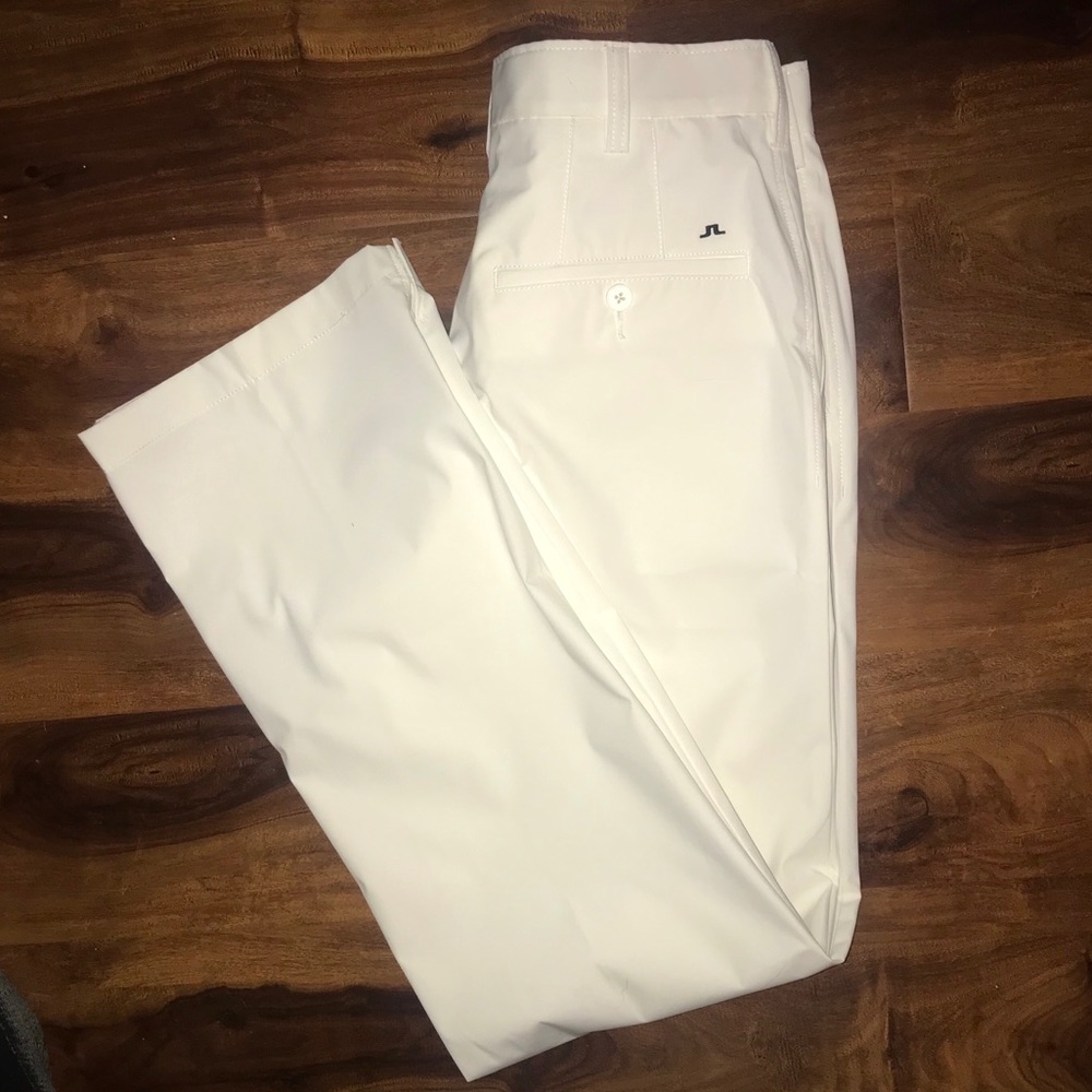 J. Lindeberg white men’s wicking golf pants 30/32